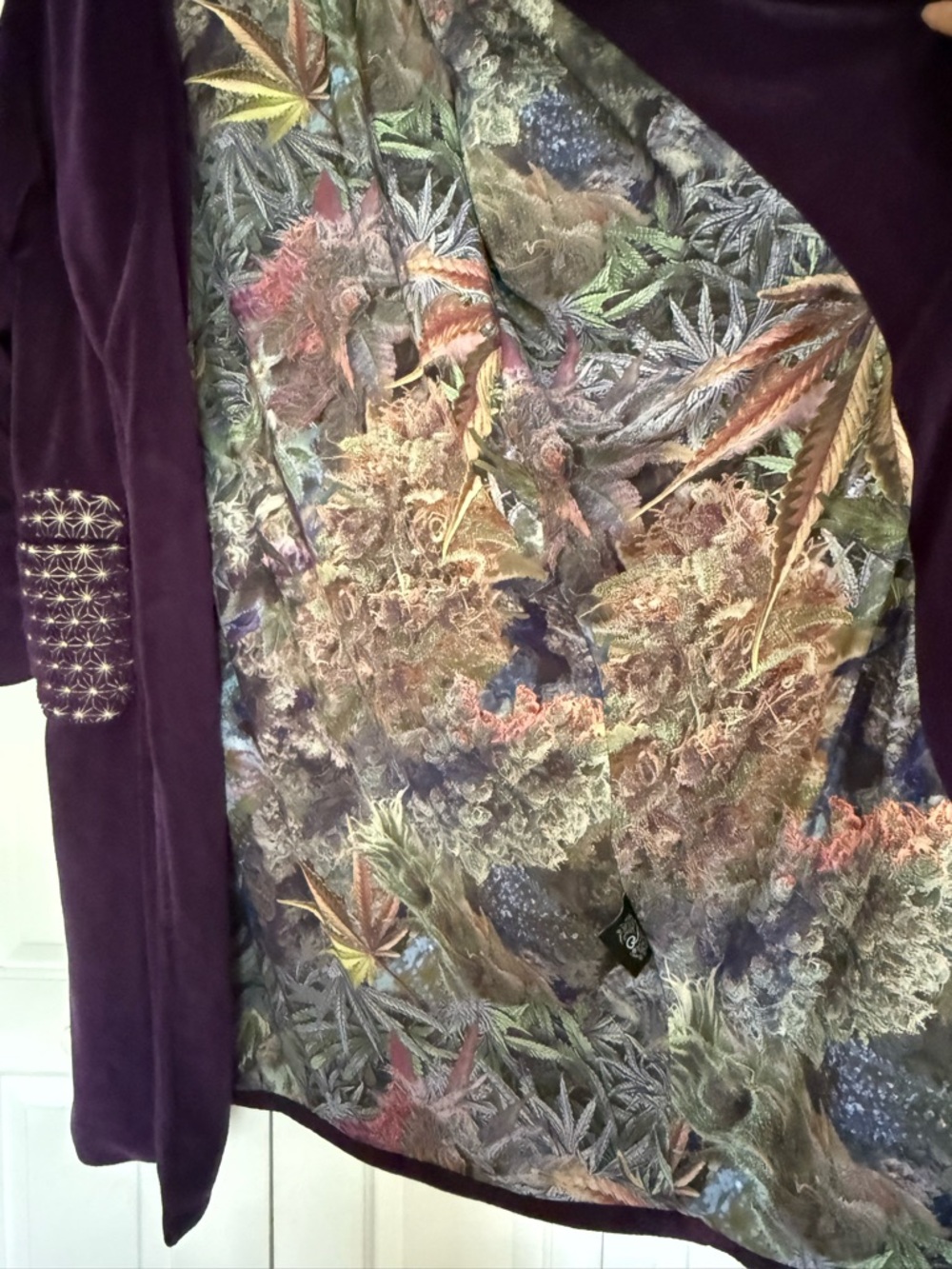 Grassroots California Men’s Robe Crown Royale in Deep Purple - 420 inside - Picture 5 of 7